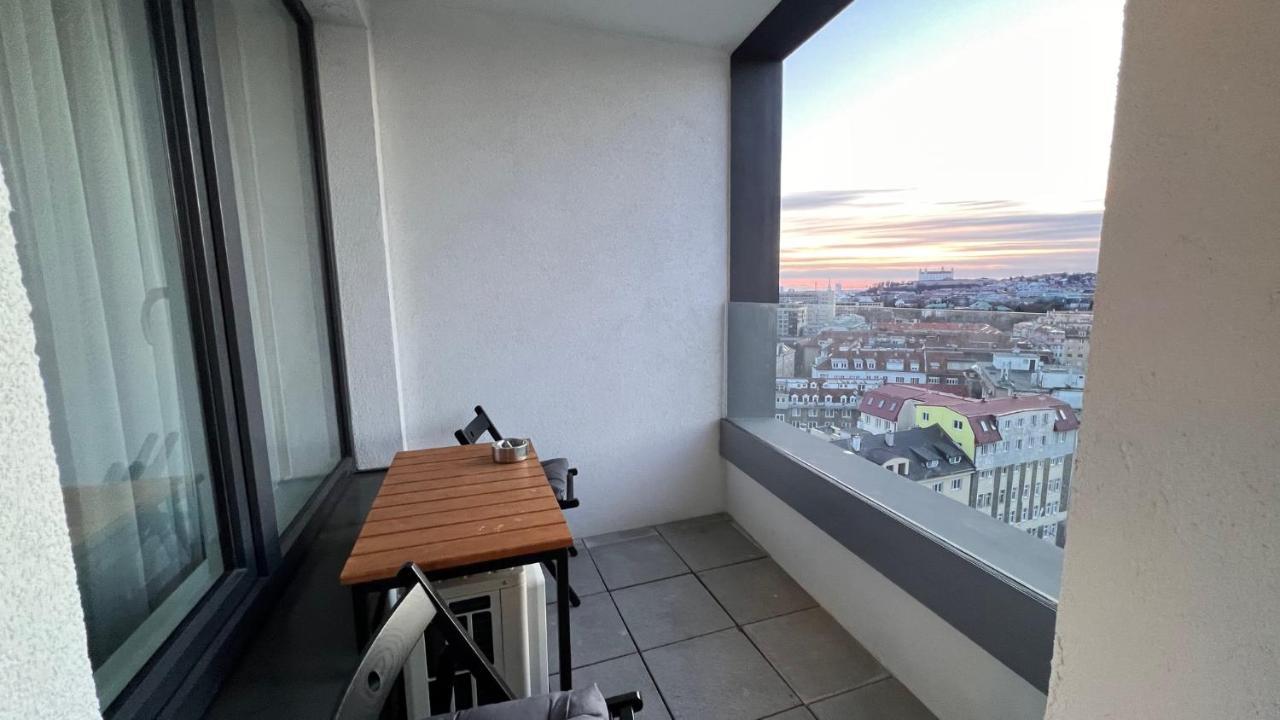 2 Room Apartment, With A View Of The Castle Bratislava Exterior photo